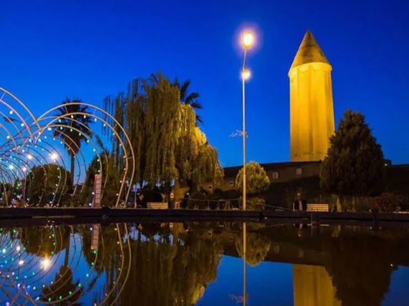 برج زیبای قانوس